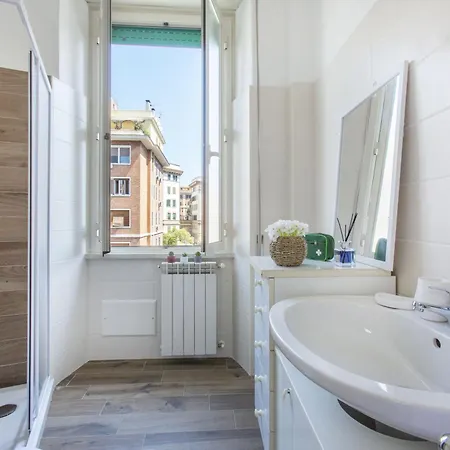 Apartment Domus Latina Heart San Giovanni