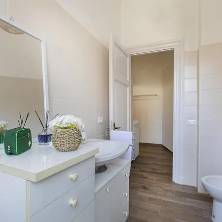 Domus Latina Heart San Giovanni Apartment