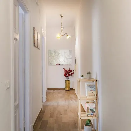 Domus Latina Heart San Giovanni Apartment