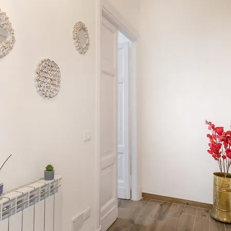 Apartment Domus Latina Heart San Giovanni *